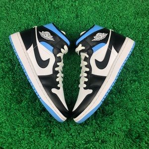 Women’s Air Jordan 1 Mid University Blue Women’s size 8 NEW BQ6472-102